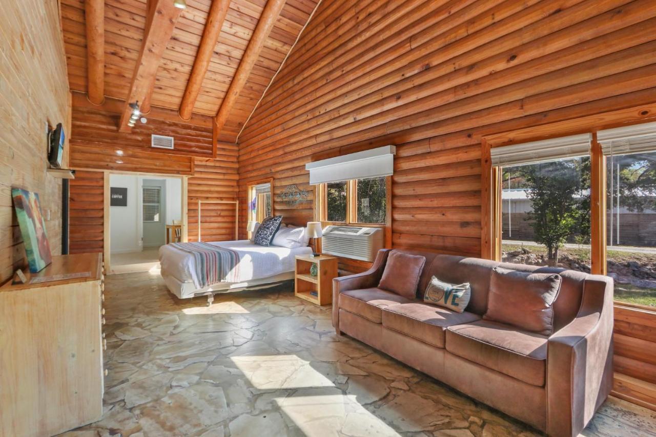 Wimberley Log Cabins Resort And Suites- Unit 4 Kültér fotó